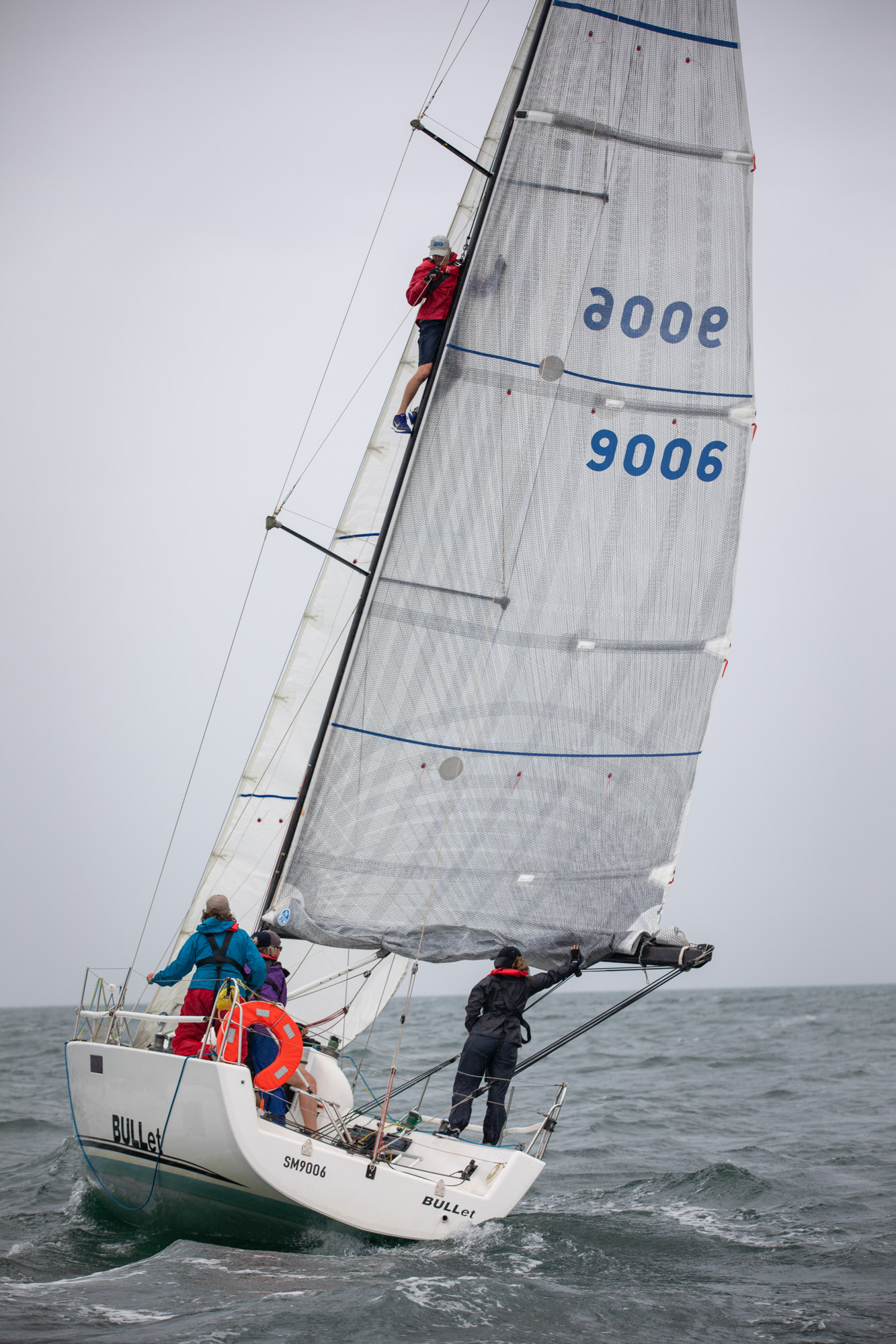 man up mast when sailing